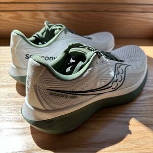 Saucony Men’s Running Shoes Ride 18, like new